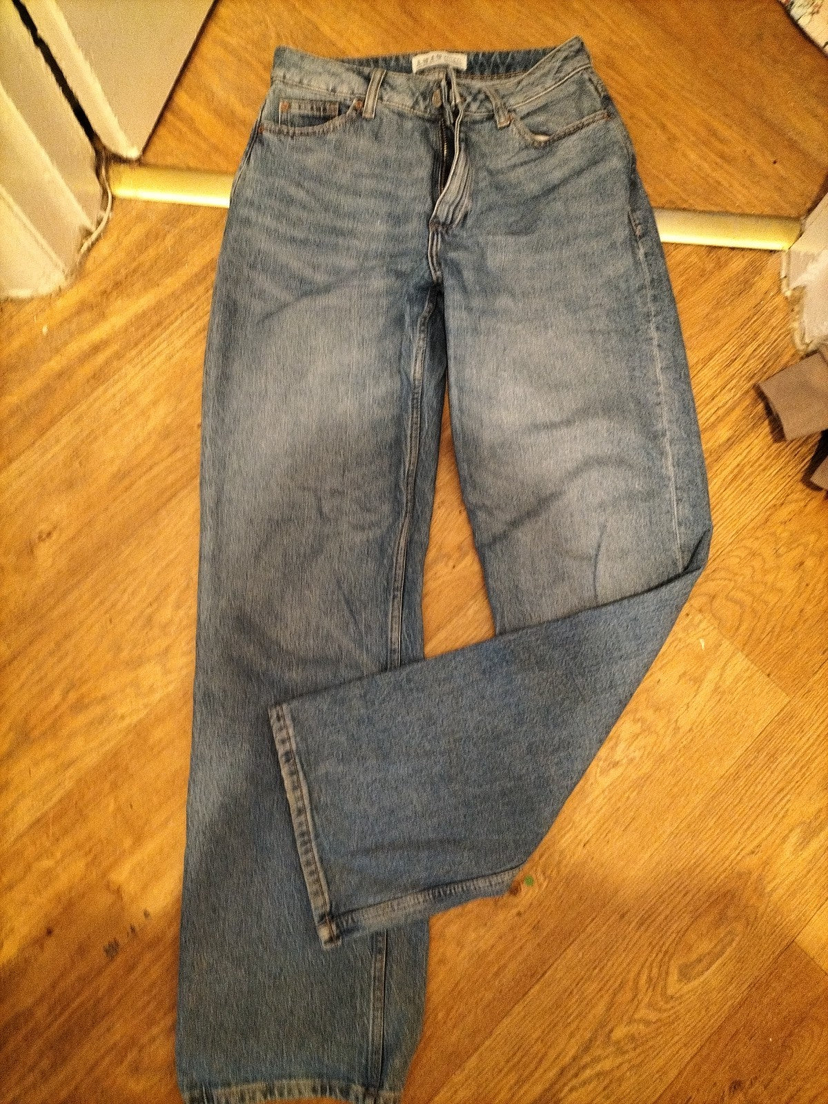 Ladies Denim&Co Size 8 Denim Slight Flare Jeans