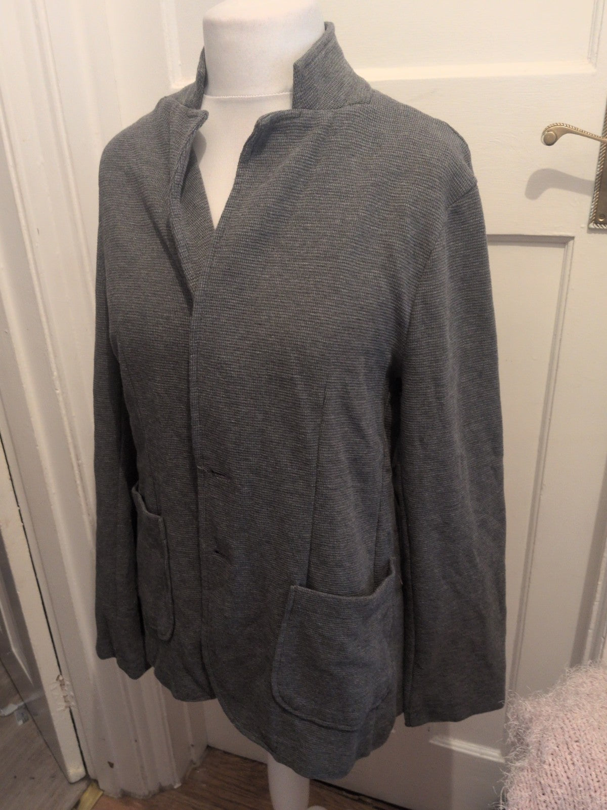 Livery Large Grey Long Sleeved Cardigan