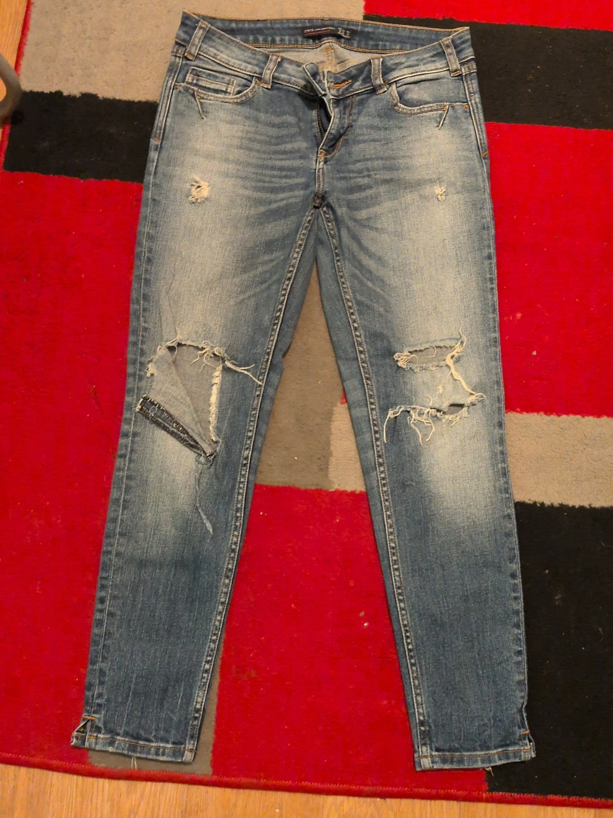 Ladies Zara Size 8 Ripped Denim Jeans