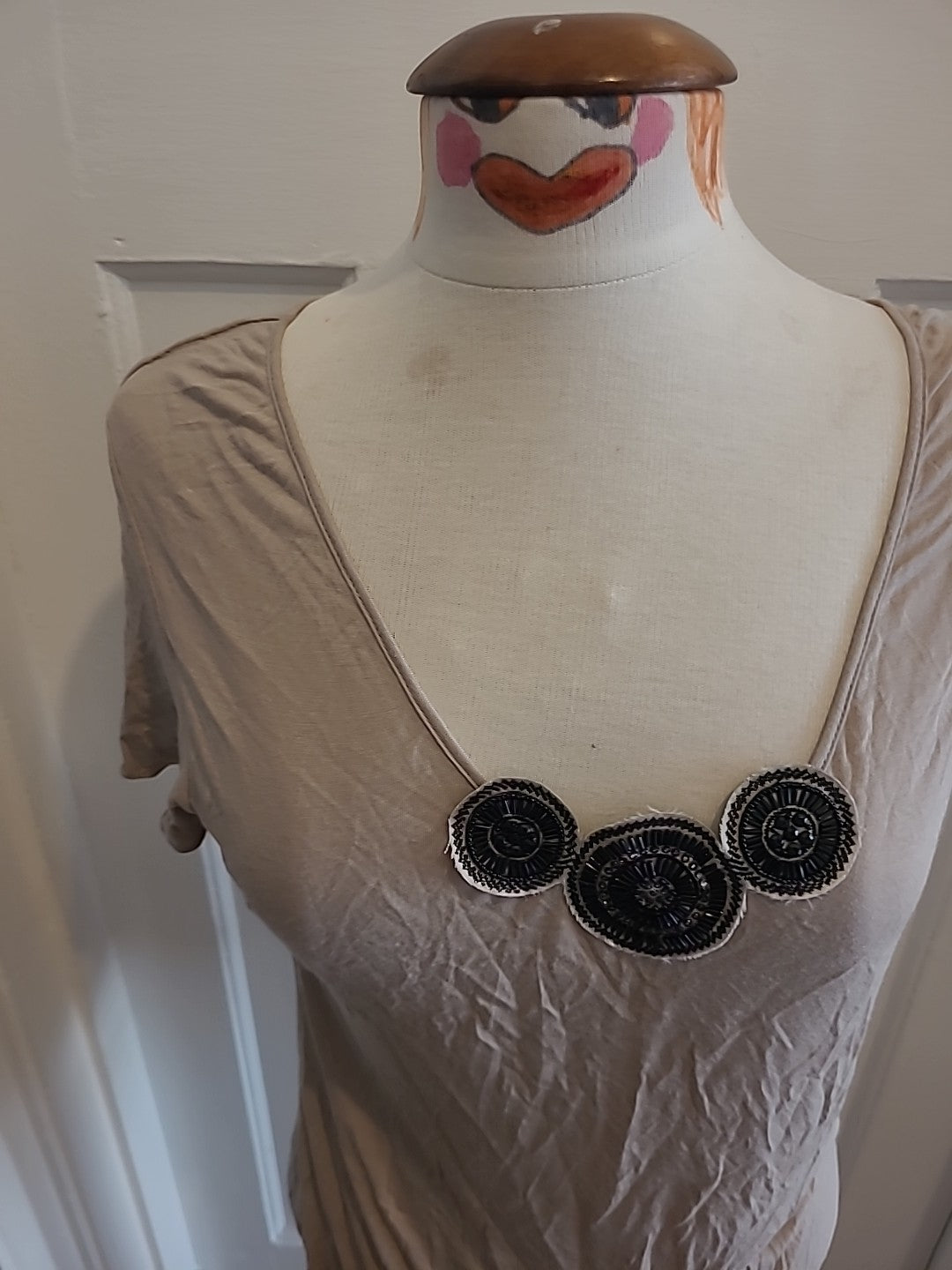Ladies Mexx Size Large Beige Short Sleeved Tshirt