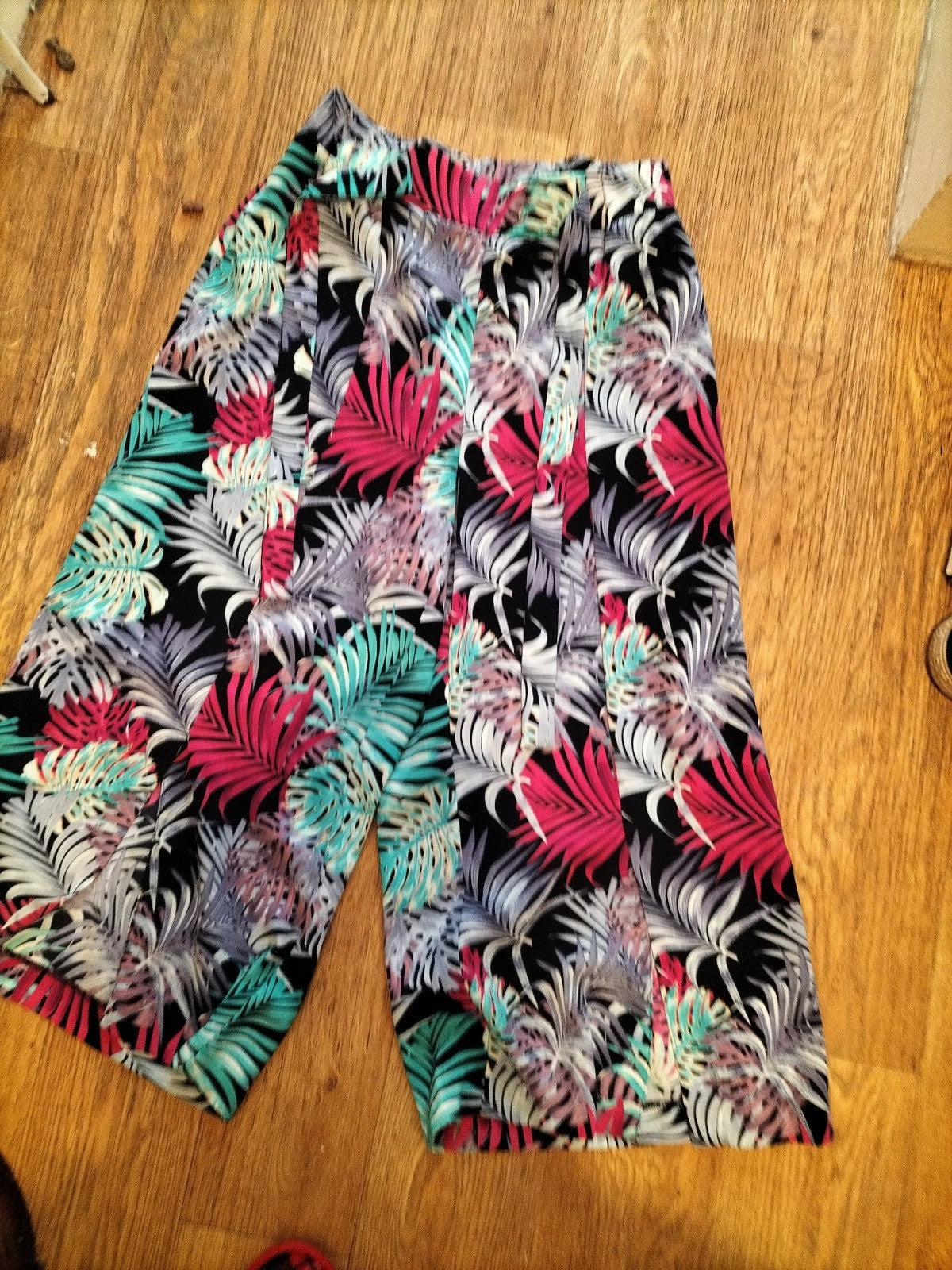 Ladies Stradivarius Size Medium Multi Elasticated Leaf Detail Trousers