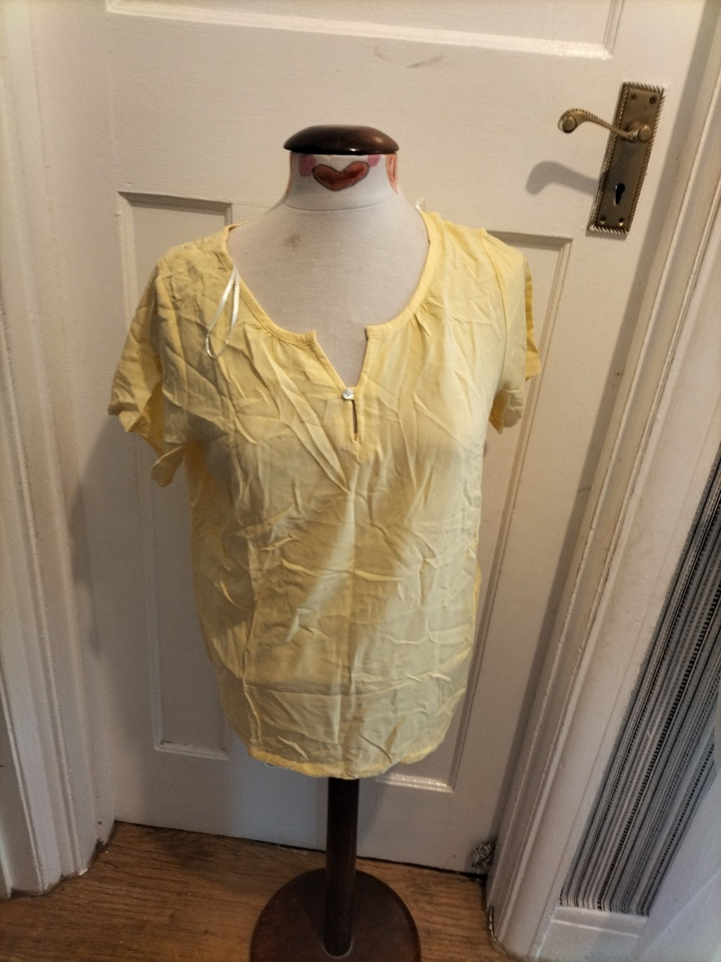 Ladies Bonmarche Size 12 Pale Yellow Short Sleeved Tshirt Blouse