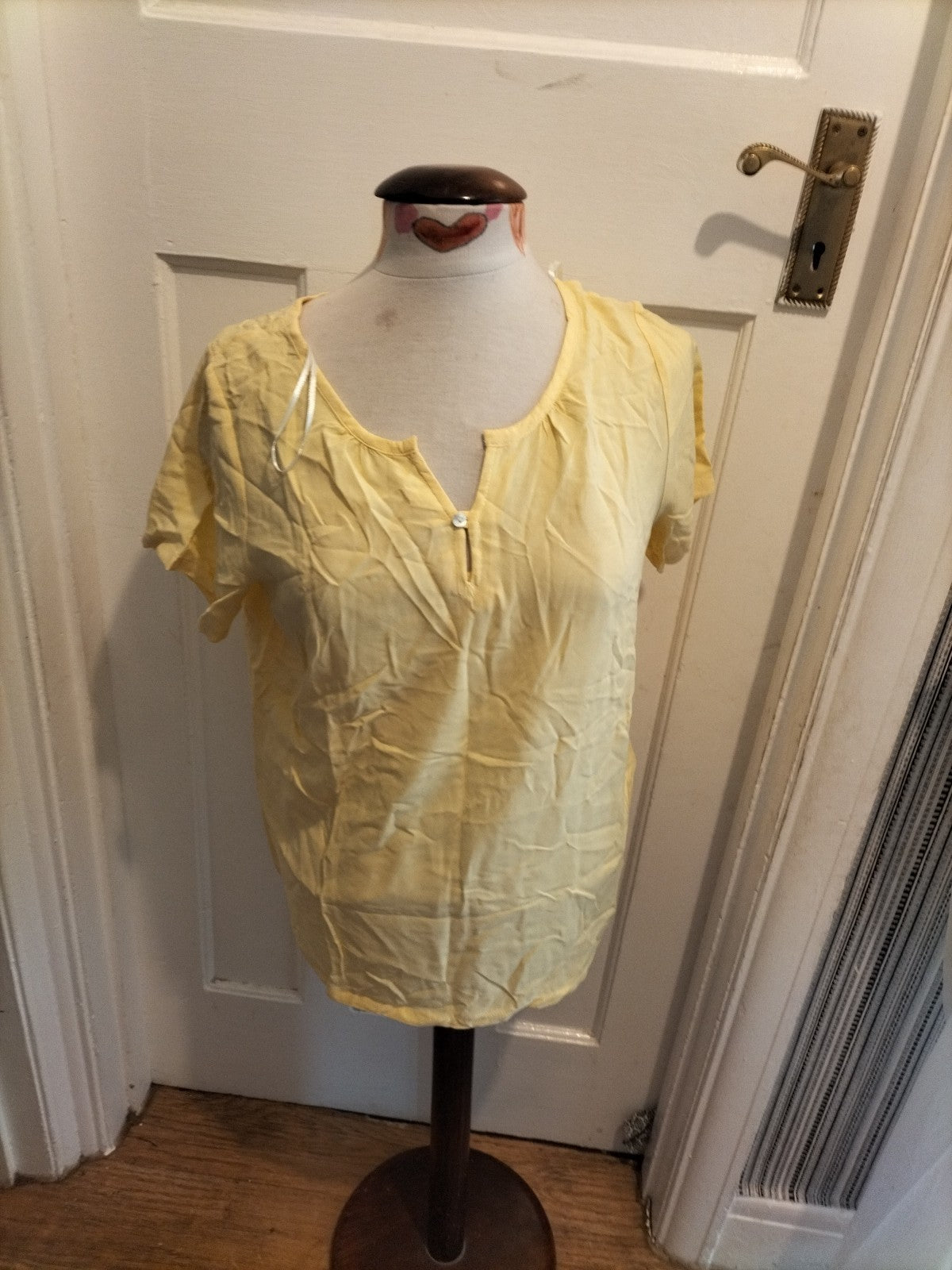 Ladies Bonmarche Size 12 Pale Yellow Short Sleeved Tshirt Blouse