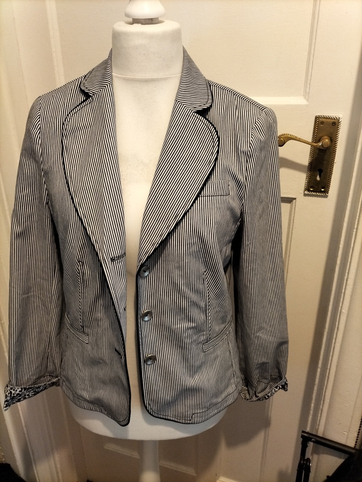 Ladies Jacket Size 14 Oscar B black/white Striped