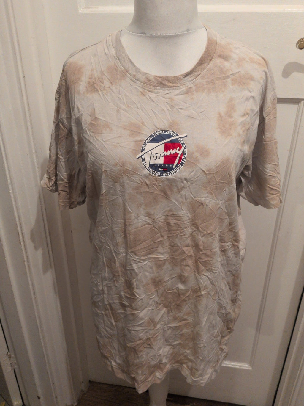 Mens Tommy Jeans Size Large Beige And White Print Short Sleeve T-shirt