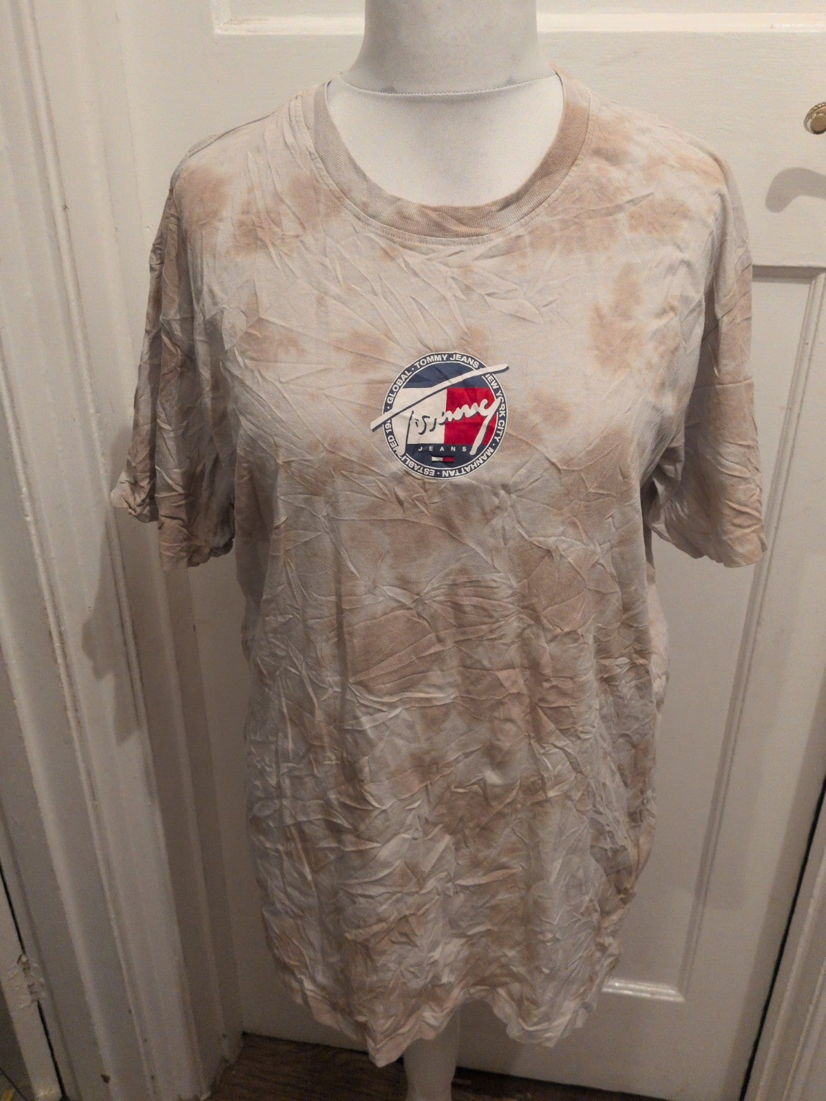 Mens Tommy Jeans Size Large Beige And White Print Short Sleeve T-shirt