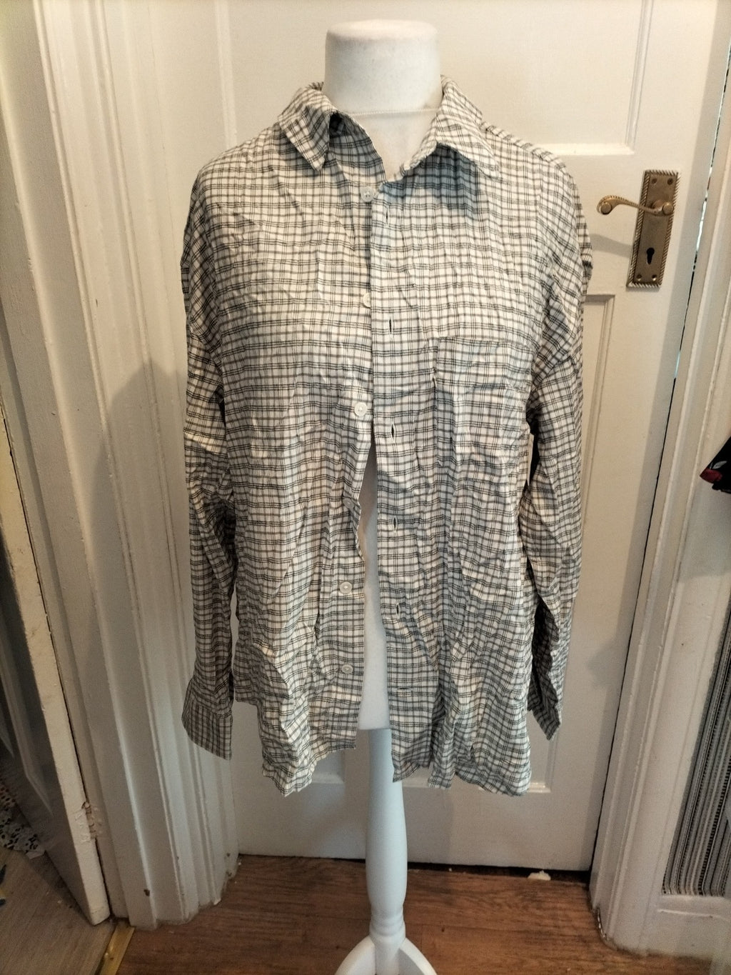 Mens H&M Size L Grey And White Loose Fit Long Sleeved Shirt