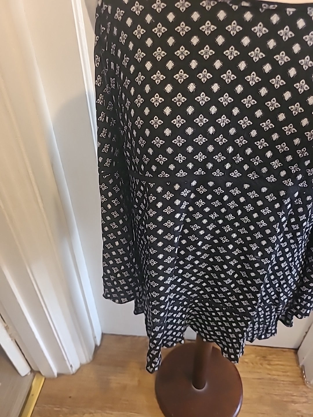 Ladies New Look Size 10 Black And White Detailed Open Shoulder Blouse