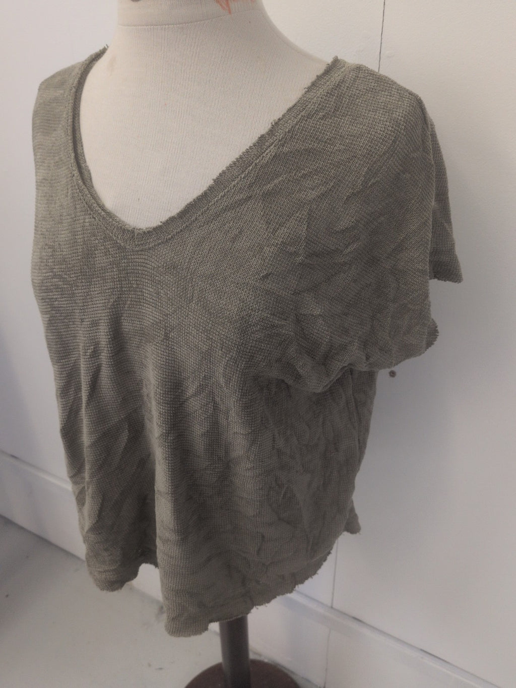 Ladies Mari Size Small Khaki Short Sleeve T-shirt