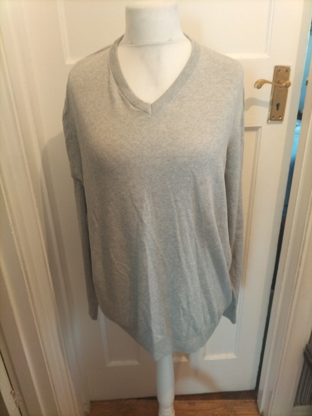 Mens Kensington Size XL Grey V Neck Lightweight Jumper