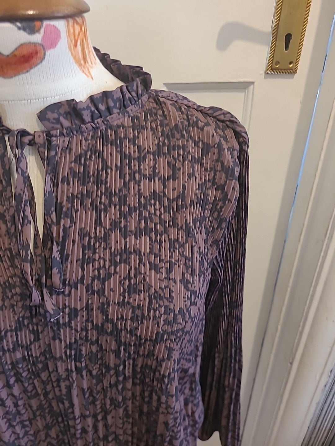 Ladies Primark Size 6 Brown Black Crinkle Long Sleeved Blouse