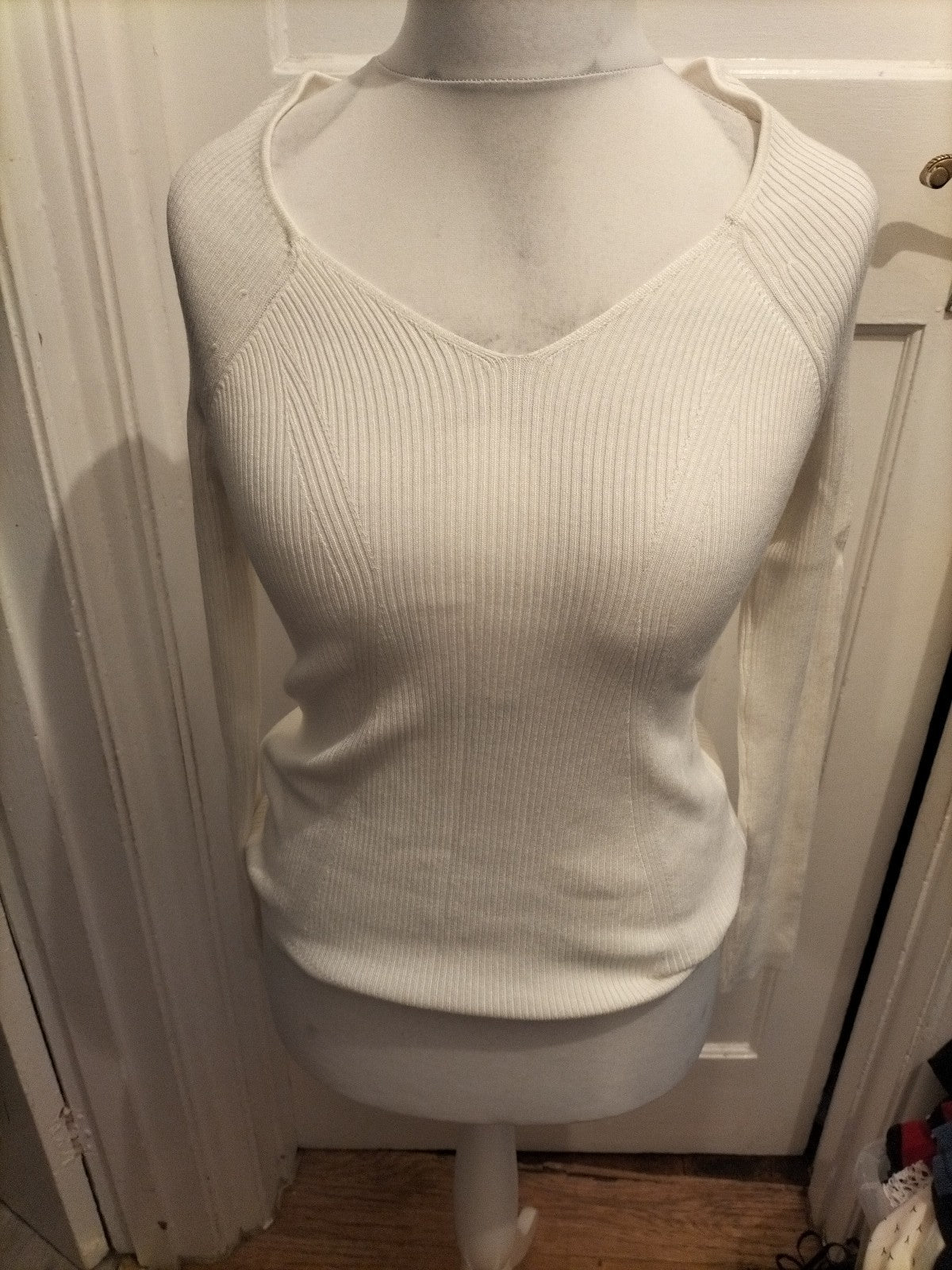Ladies Primark Size 14-16 Ivory Scoop V Neck Top