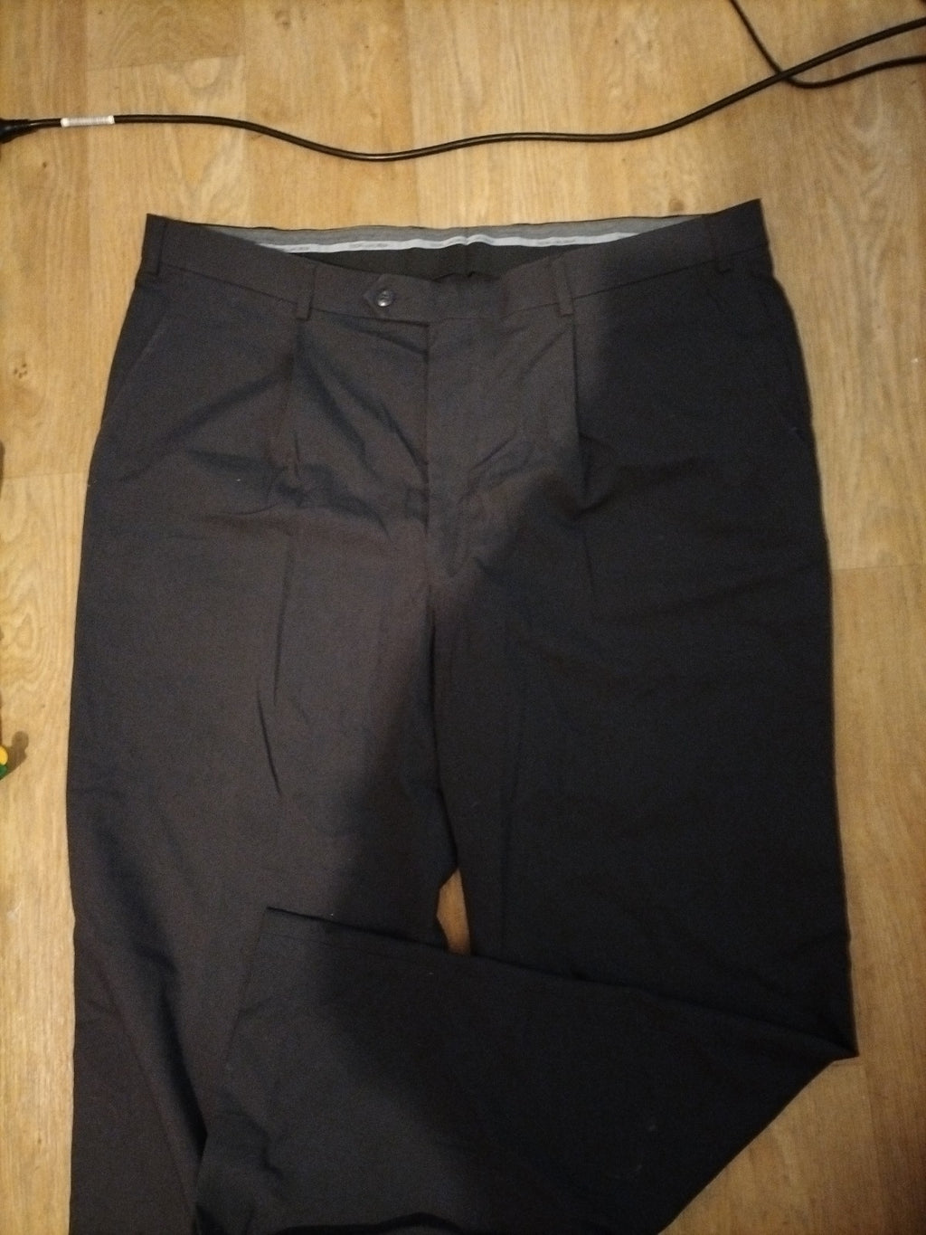 Mens Oscar Jacobson Size 42/33 Black Trousers