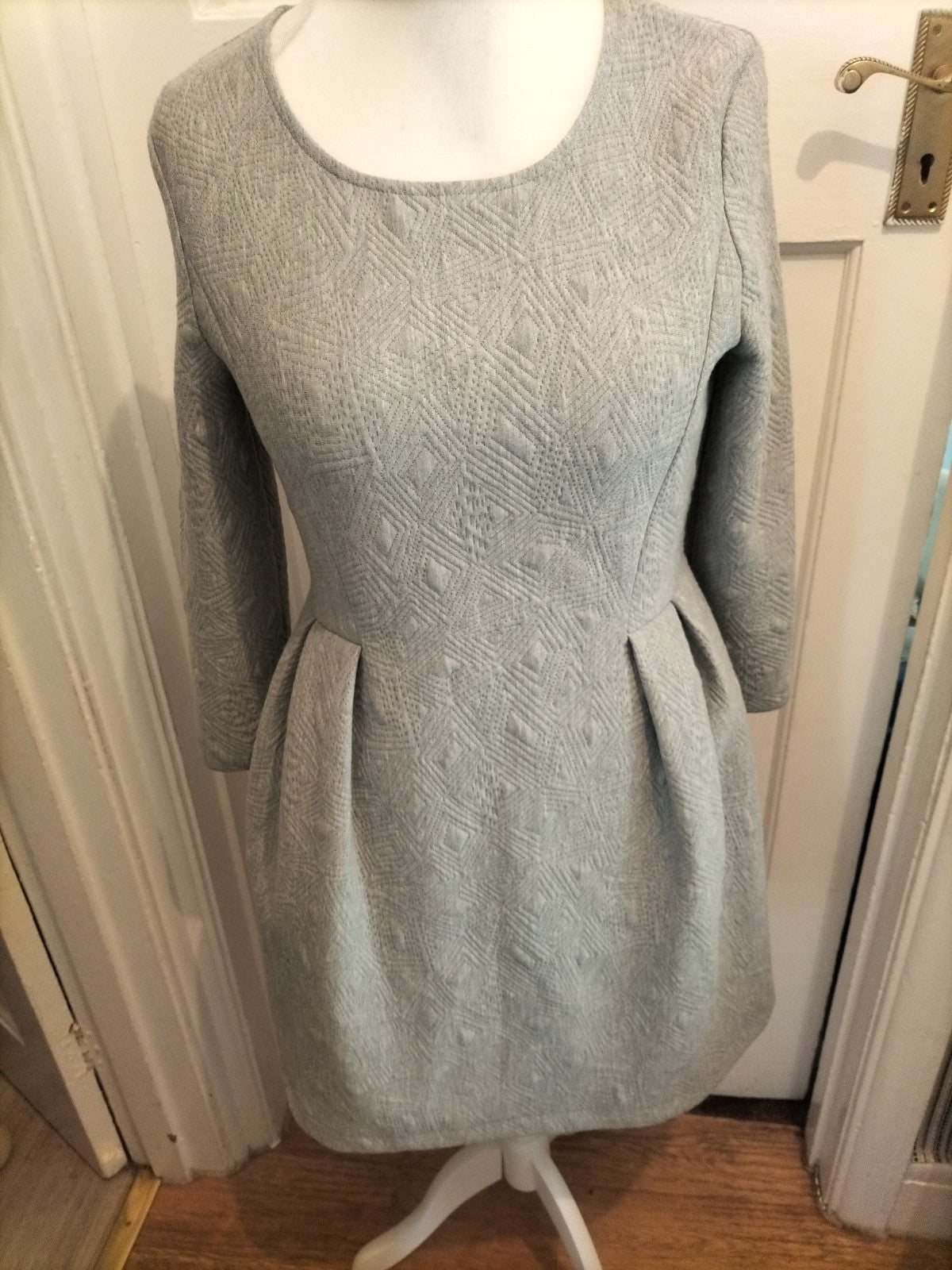 Ladies Great Plains Size M Grey 3/4 Sleeved Dress Patterned