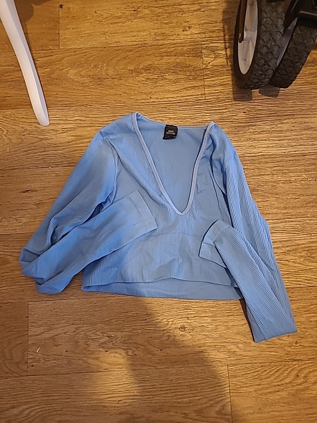 Ladies Urban Outfitters Size XL Blue Ribbed Long Sleeved Crop Top