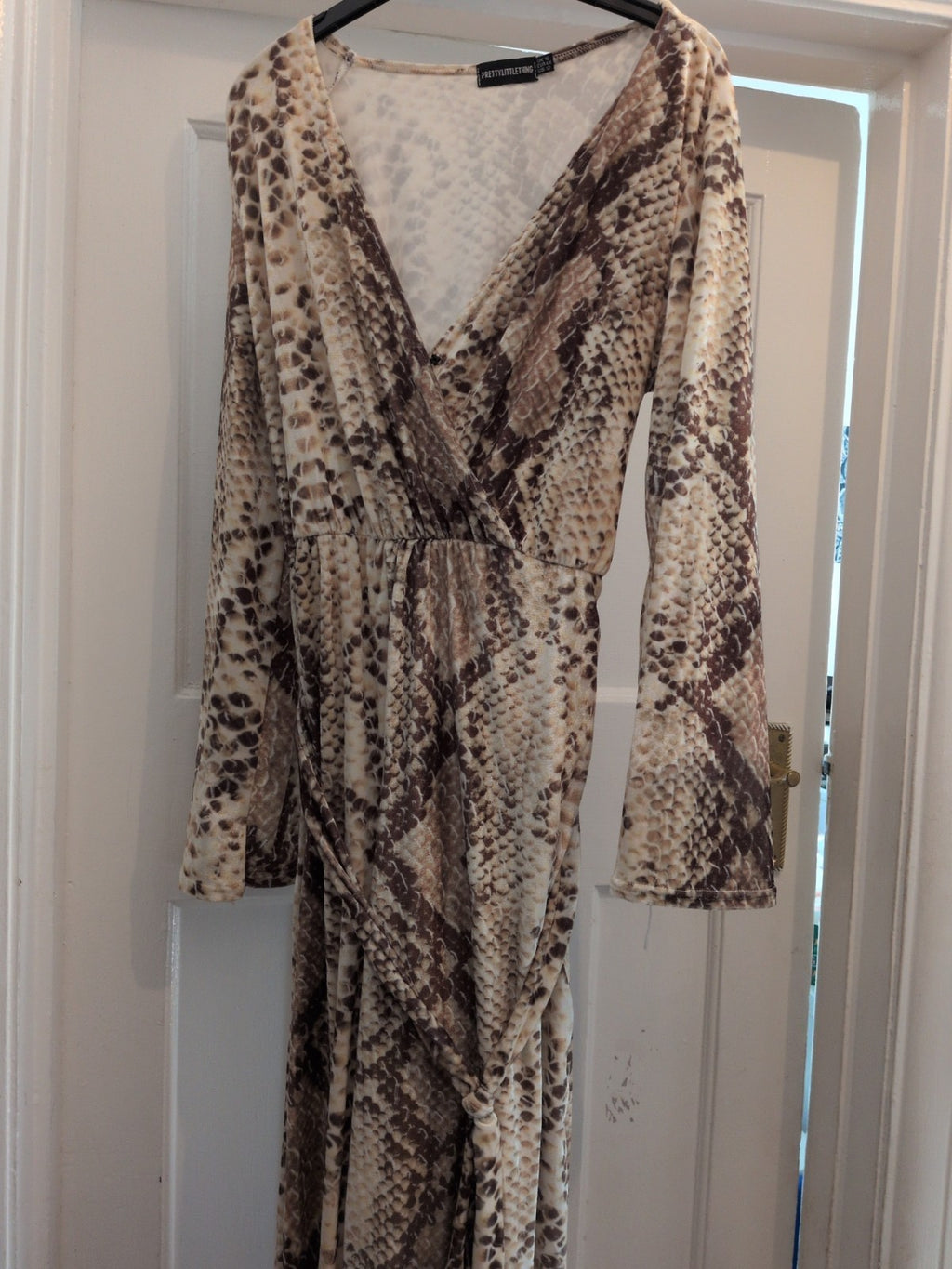 Prettylittlething 16 Green Gold V Neck Long Sleeve Jumpsuit