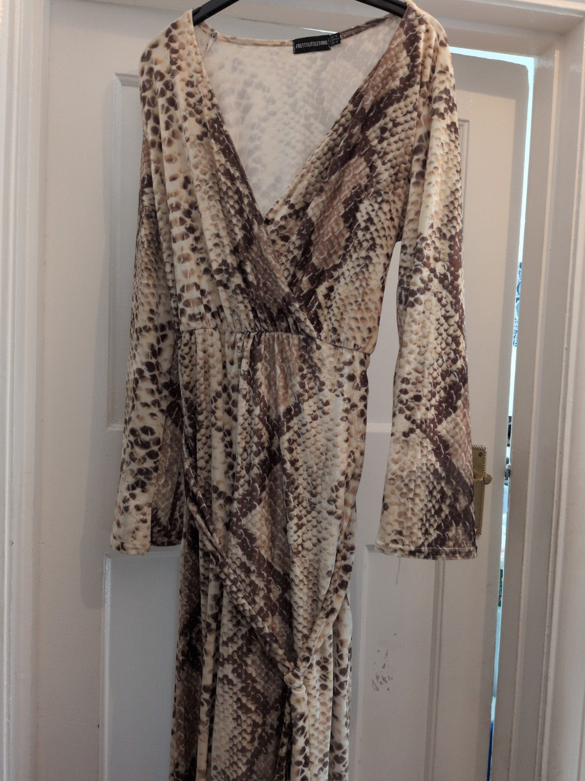 Prettylittlething 16 Green Gold V Neck Long Sleeve Jumpsuit