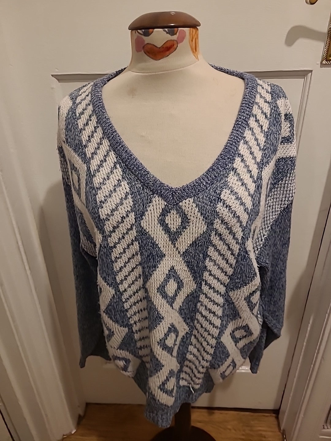 Mens XL White Grey V-neck Long Sleeve Jumper