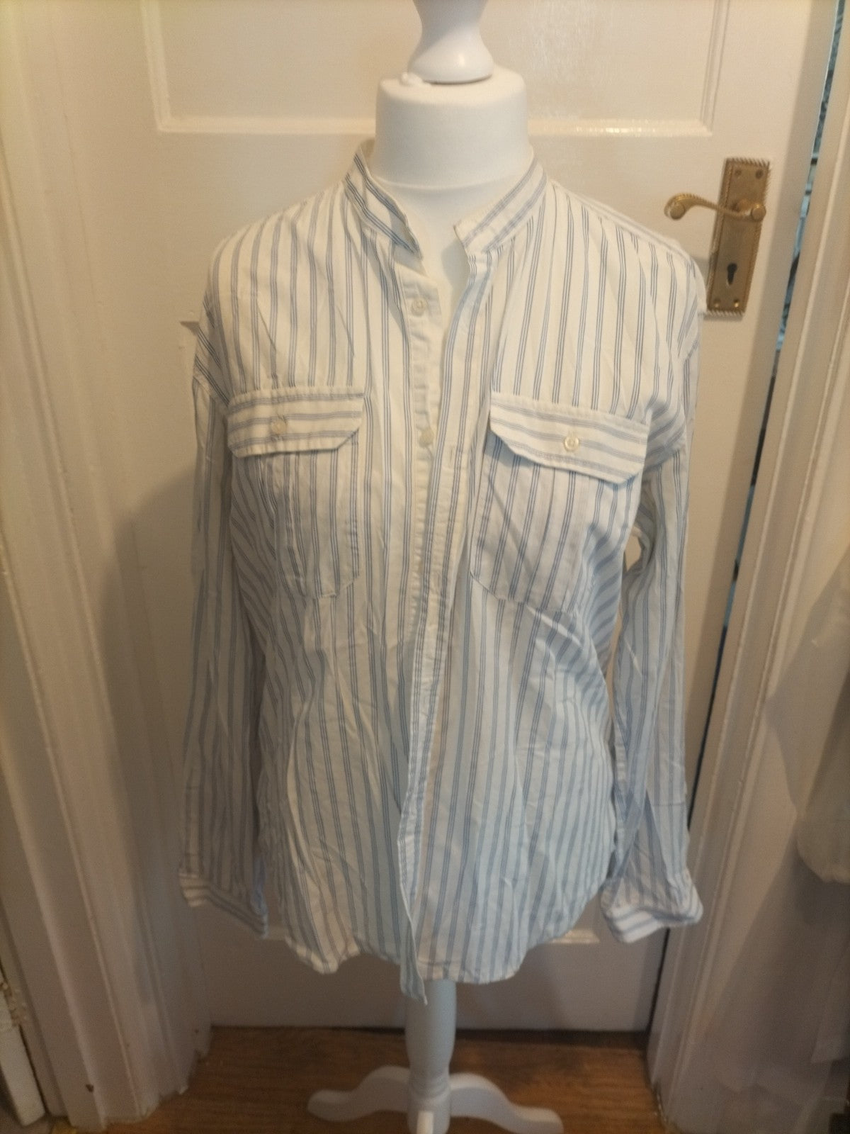 Mens Zara Size Large Classic Blue And White Striped Shirt