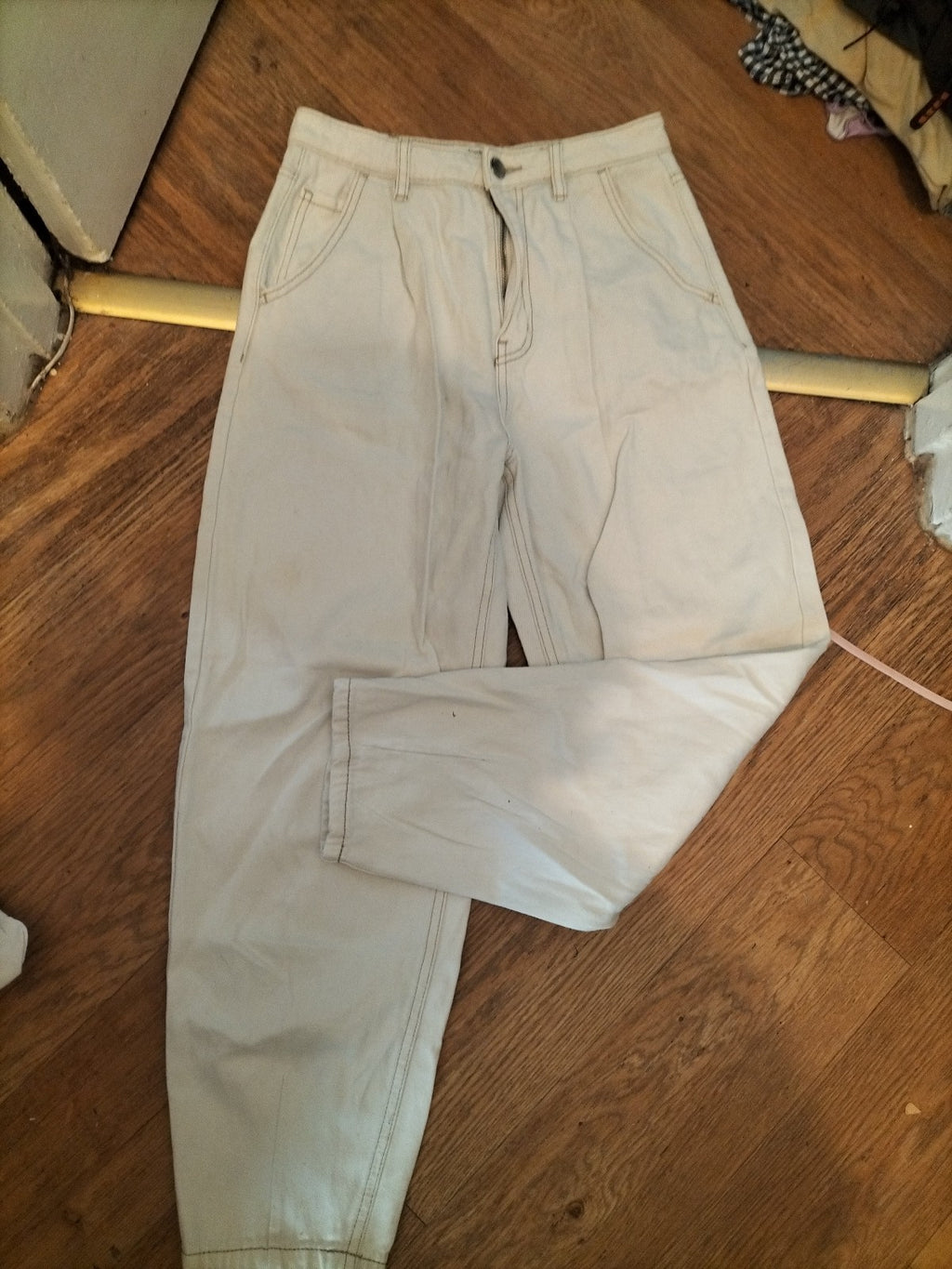 Stradivarius 8 White Straight Leg Jeans