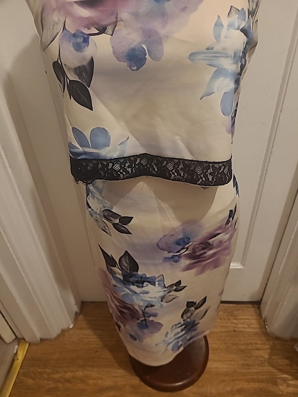 Ladies Lipsy Size 12 Multicoloured Floral Sleeveless Dress