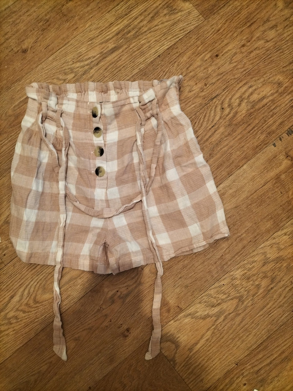 Ladies Primark Size 6 Beige And Cream Check Shorts