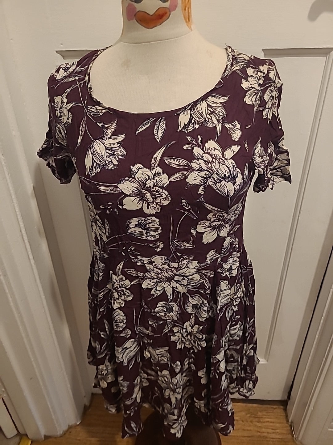 Ladies Falmer Size 10 Deep Purple/White Short Sleeved Dress