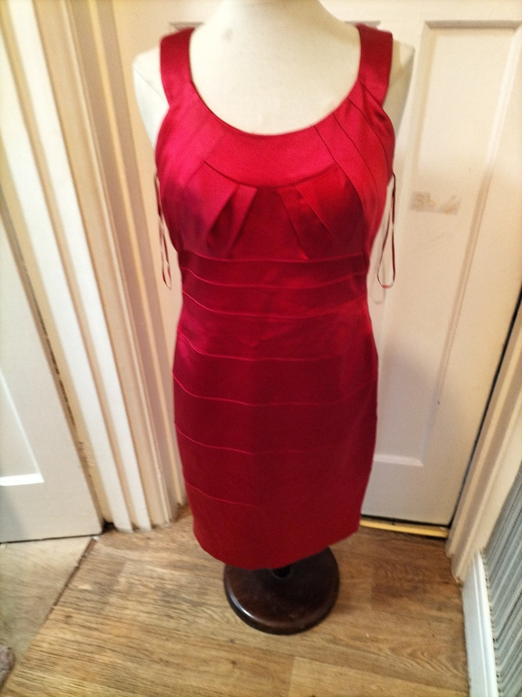Ladies Jax Size 8 Cwrise Satin Style Lined Sleeveless Dress