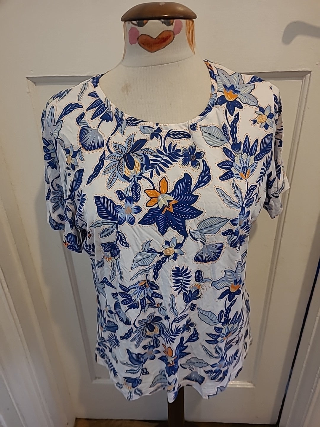 Ladies Size Large Multicoloured Floral Short Sleeved Slight Elasticated Neck...