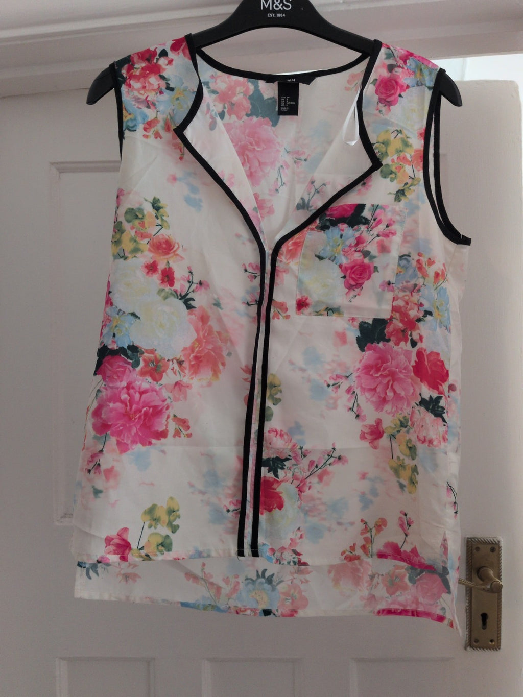 H&M 8 Multicoloured Floral Sleeveless Blouse