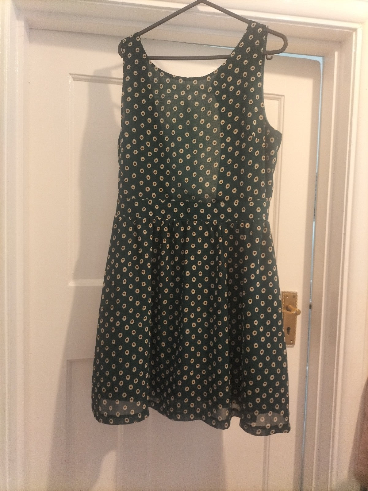 Ladies Glamour Size 12 Green Detailed Open Back Sleeveless Dress