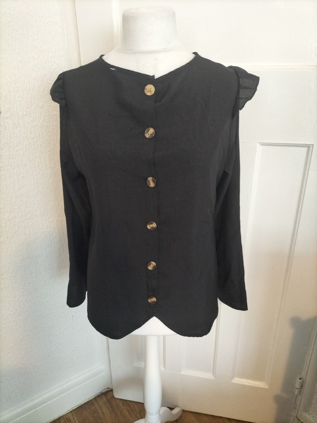 Ladies Size L Black Buttoned Long Sleeved Scoop Blouse