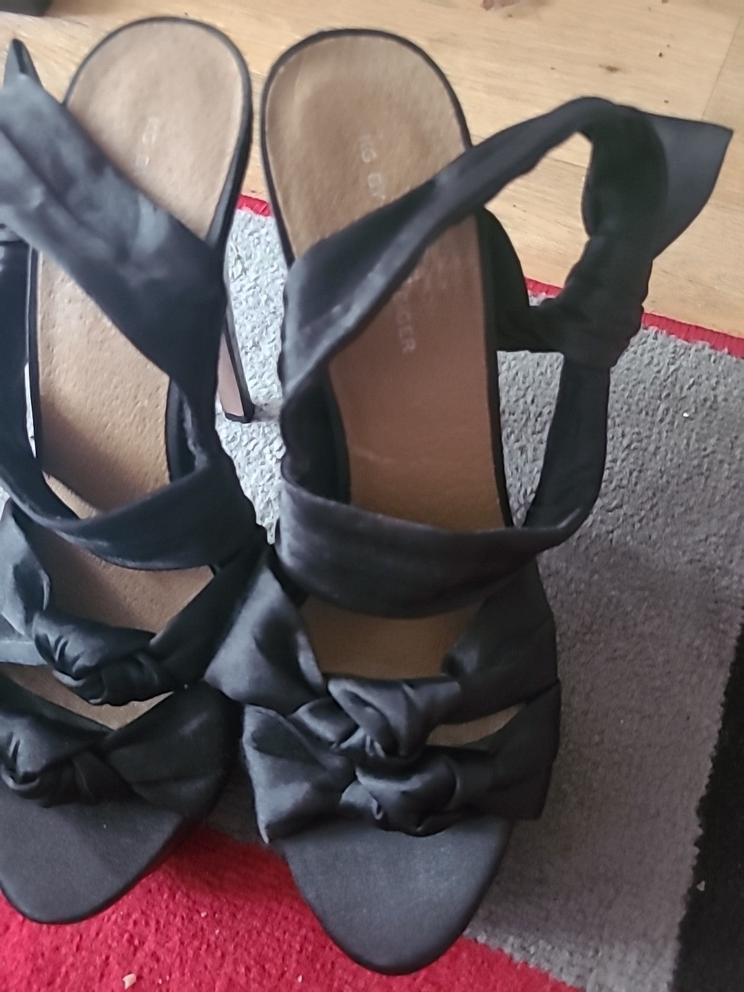 Ladies Kurt Geiger Size 7 Black Shiny Open Toe Heels