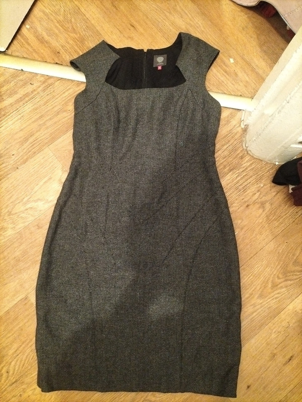 Ladies Vince Camuto Size 8 Grey Flecked Sleeveless Dress