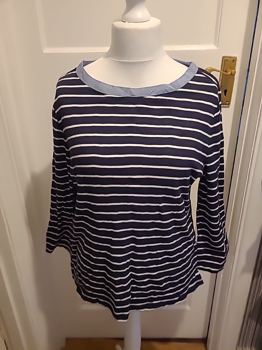 Ladies Nautica Size XL Navy And White Striped Tshirt