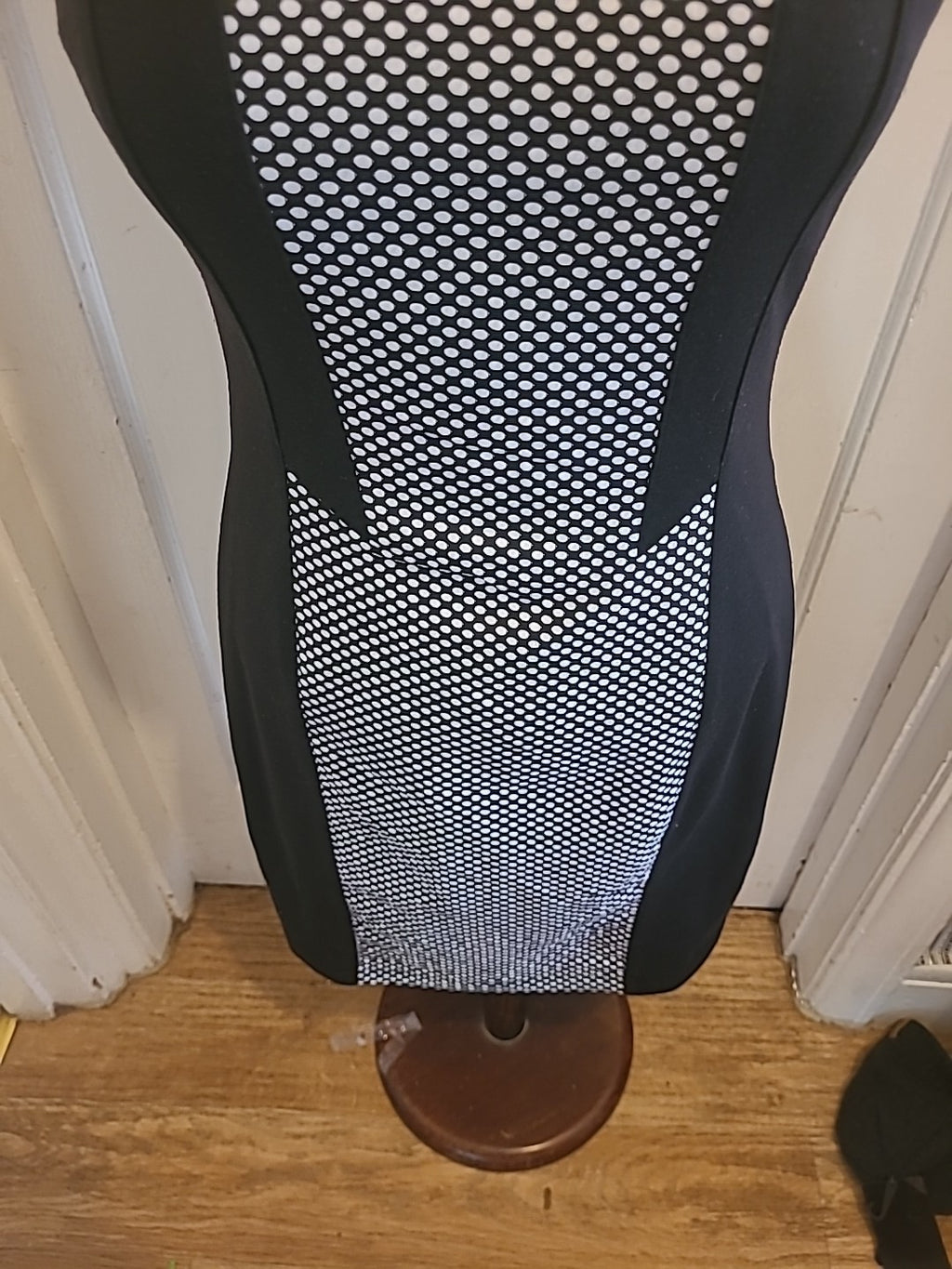 Ladies Cynthia Rowley Size 4 Black/White Sleeveless Dress