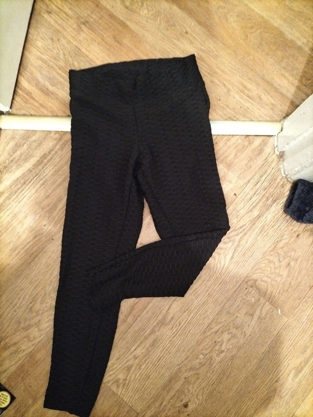 Ladies Souluxe Size 12 Black Textured Leggings