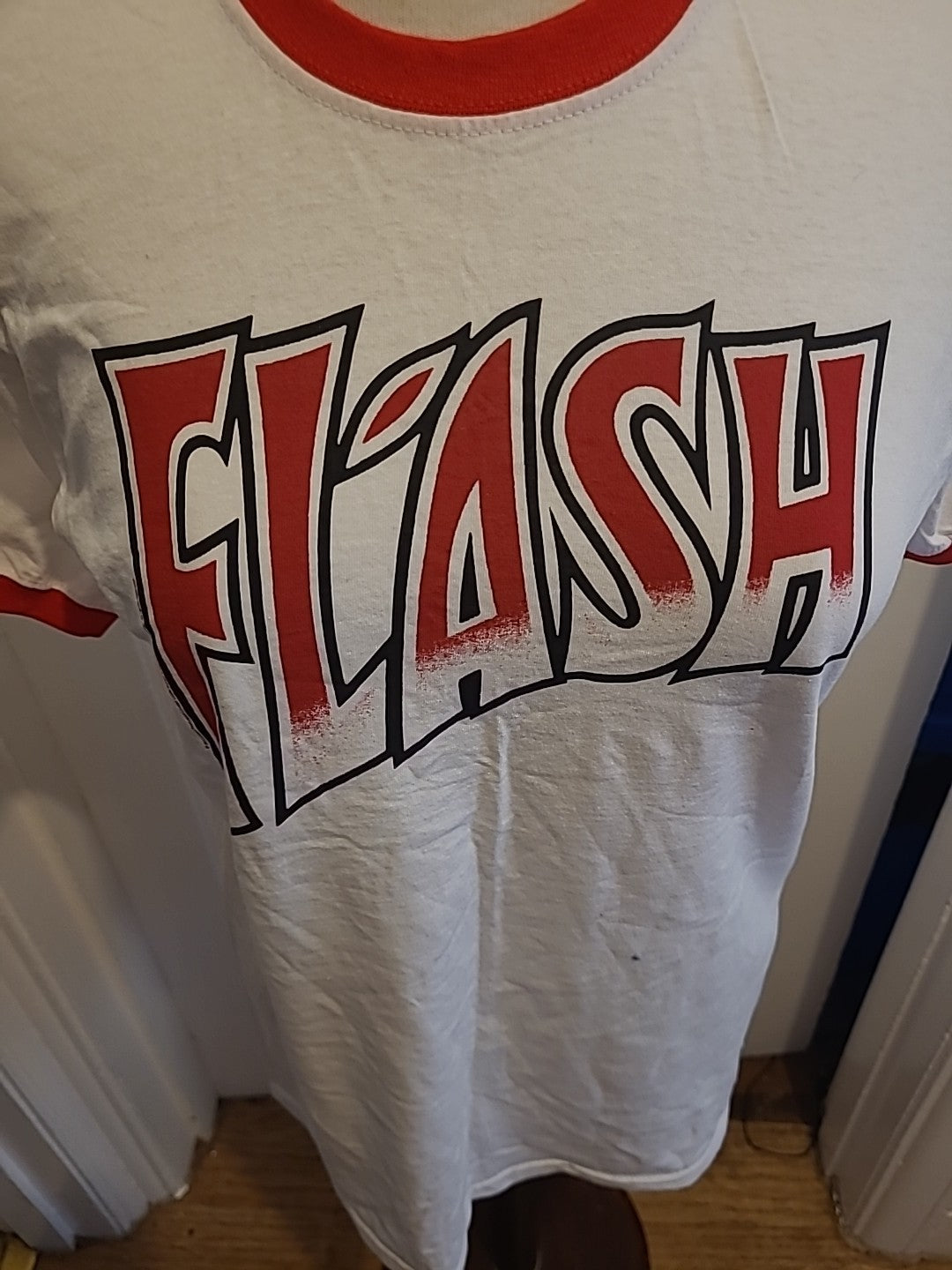 Mens Fruit Of The Loom Size Medium White Red Flash Tshirt
