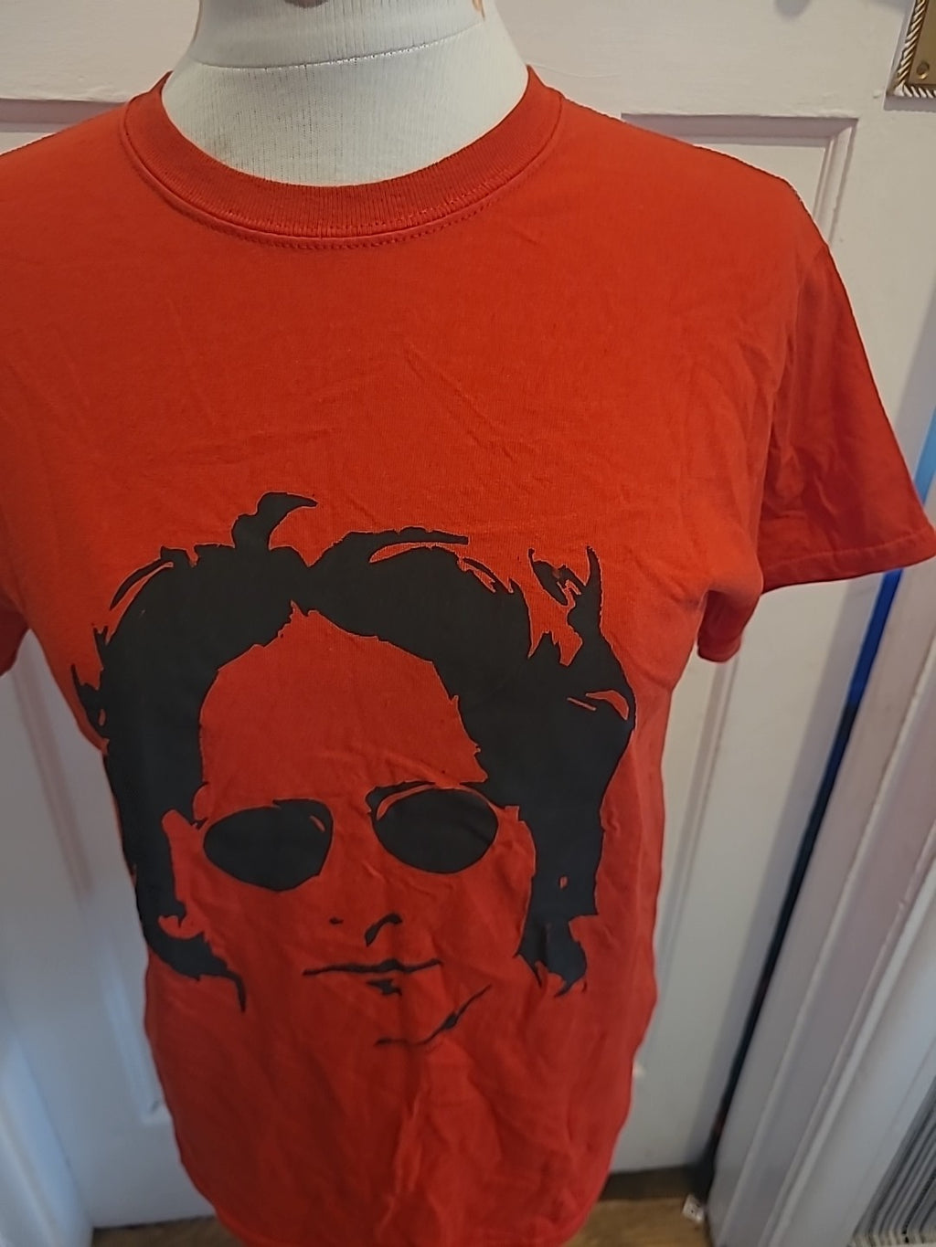 Mens Gildan Size Medium Red With Black Face Print Short Sleeved Tshirt