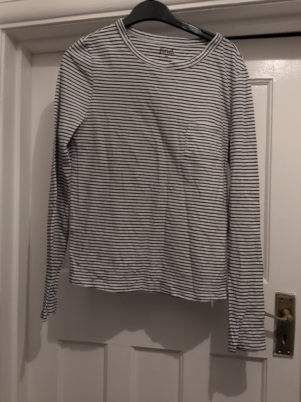 Find XS White Stripe Long Sleeved T-shirt Top