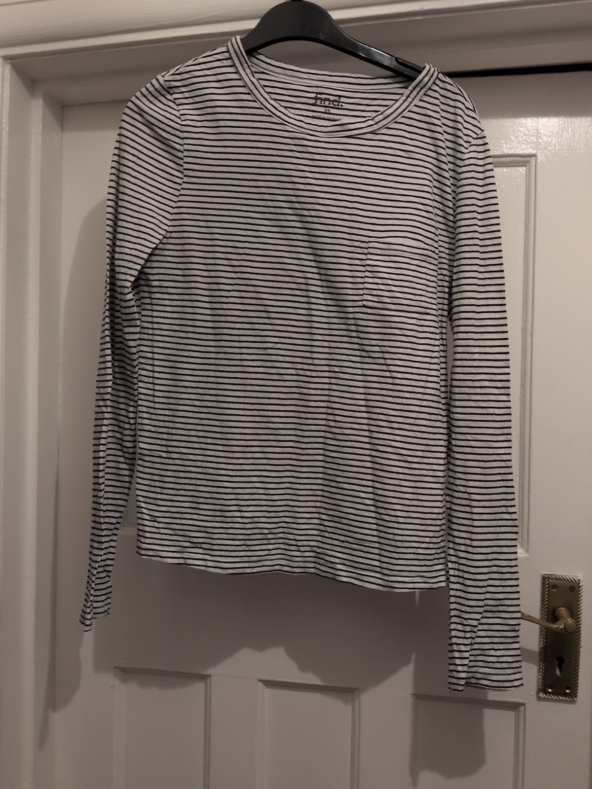 Find XS White Stripe Long Sleeved T-shirt Top