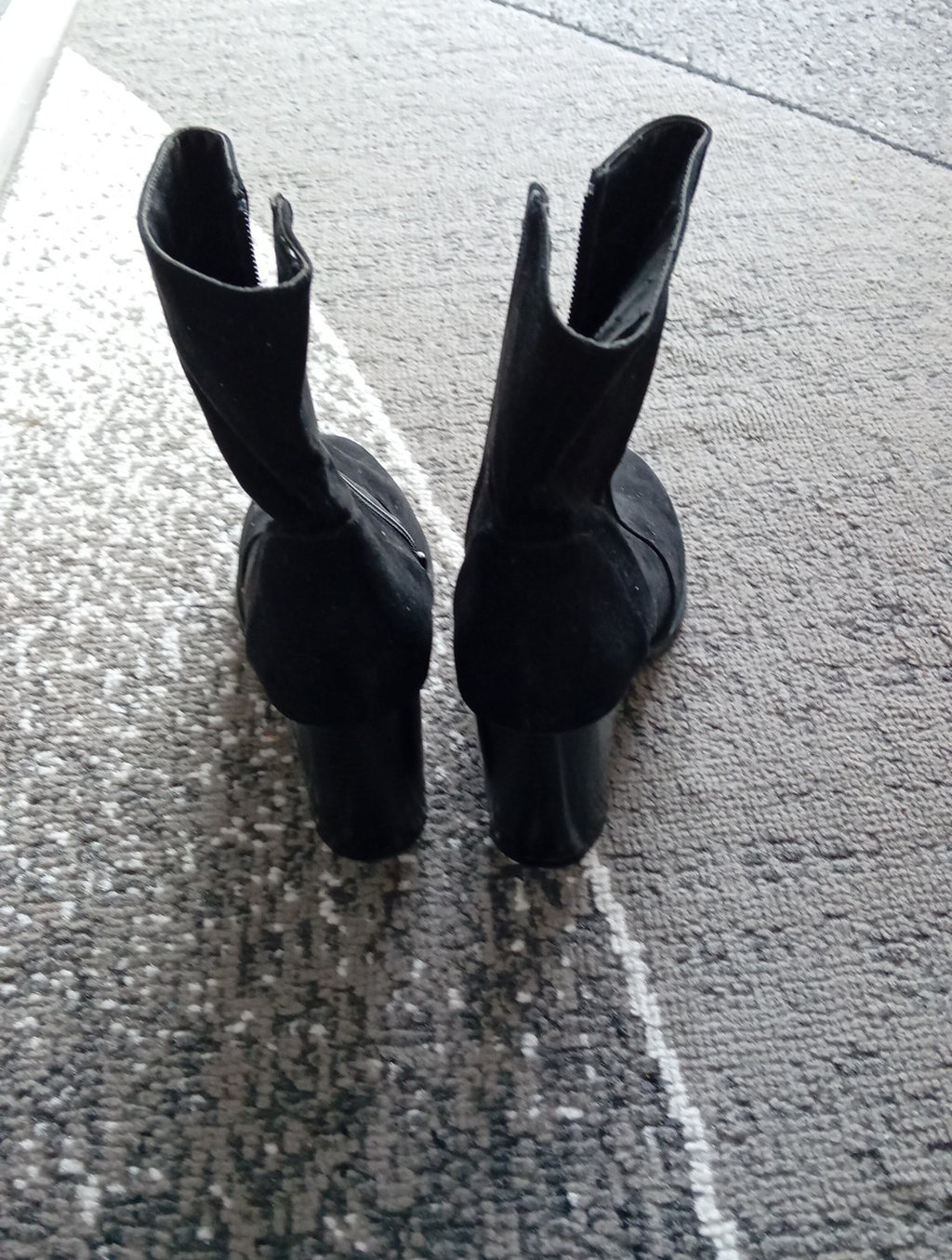 Ladies Black Boots Savannah Miller Size 4 Free Delivery