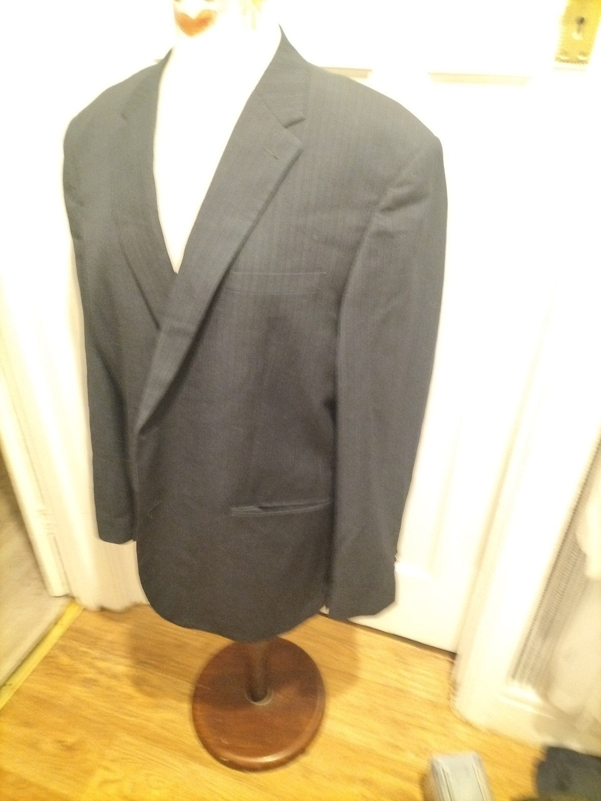 Mens B&W Size 46R Black Pinstripe Lined Padded Blazer