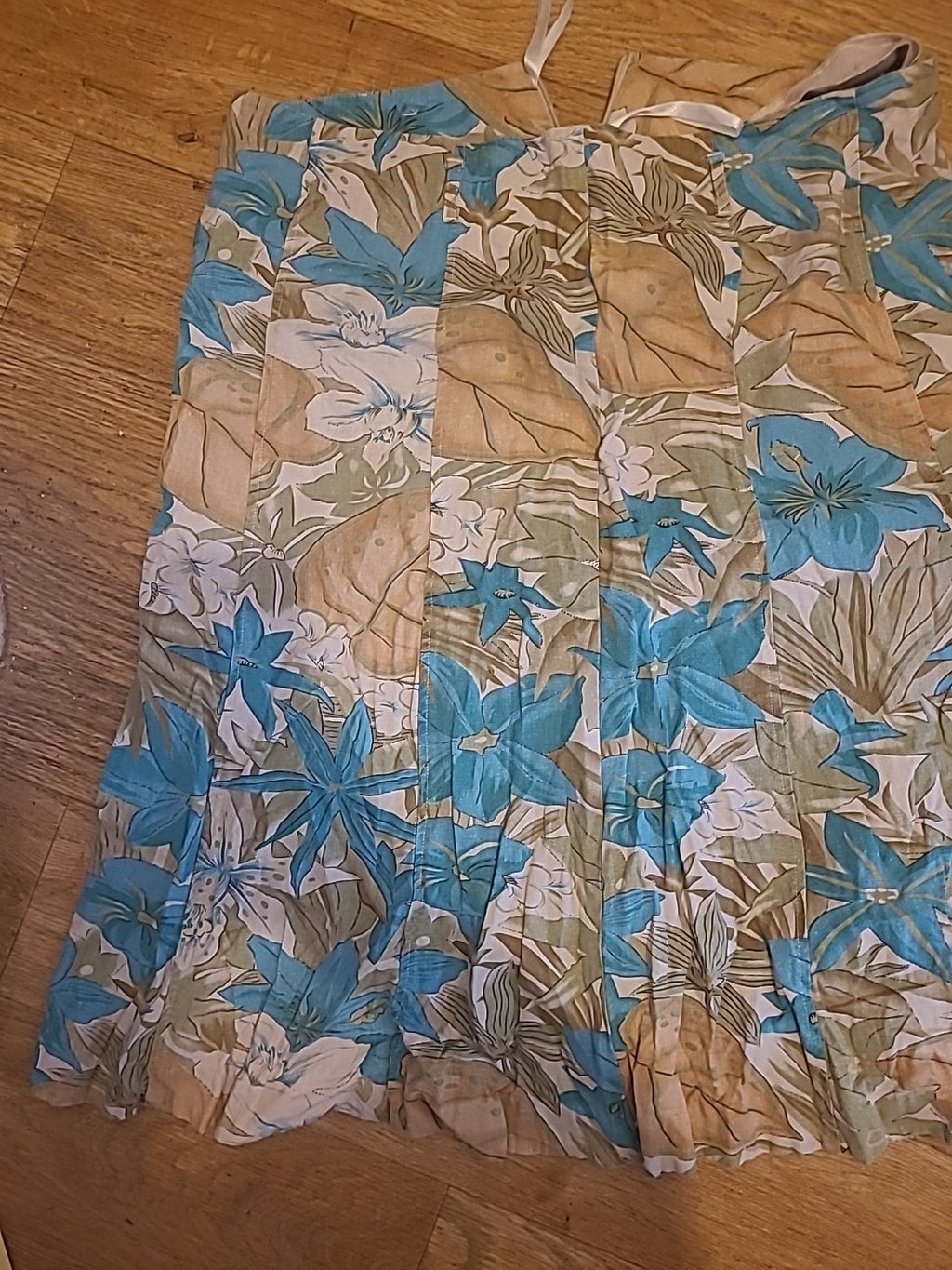 Ladies EWM Size 18 Multicoloured Floral Flare Skirt