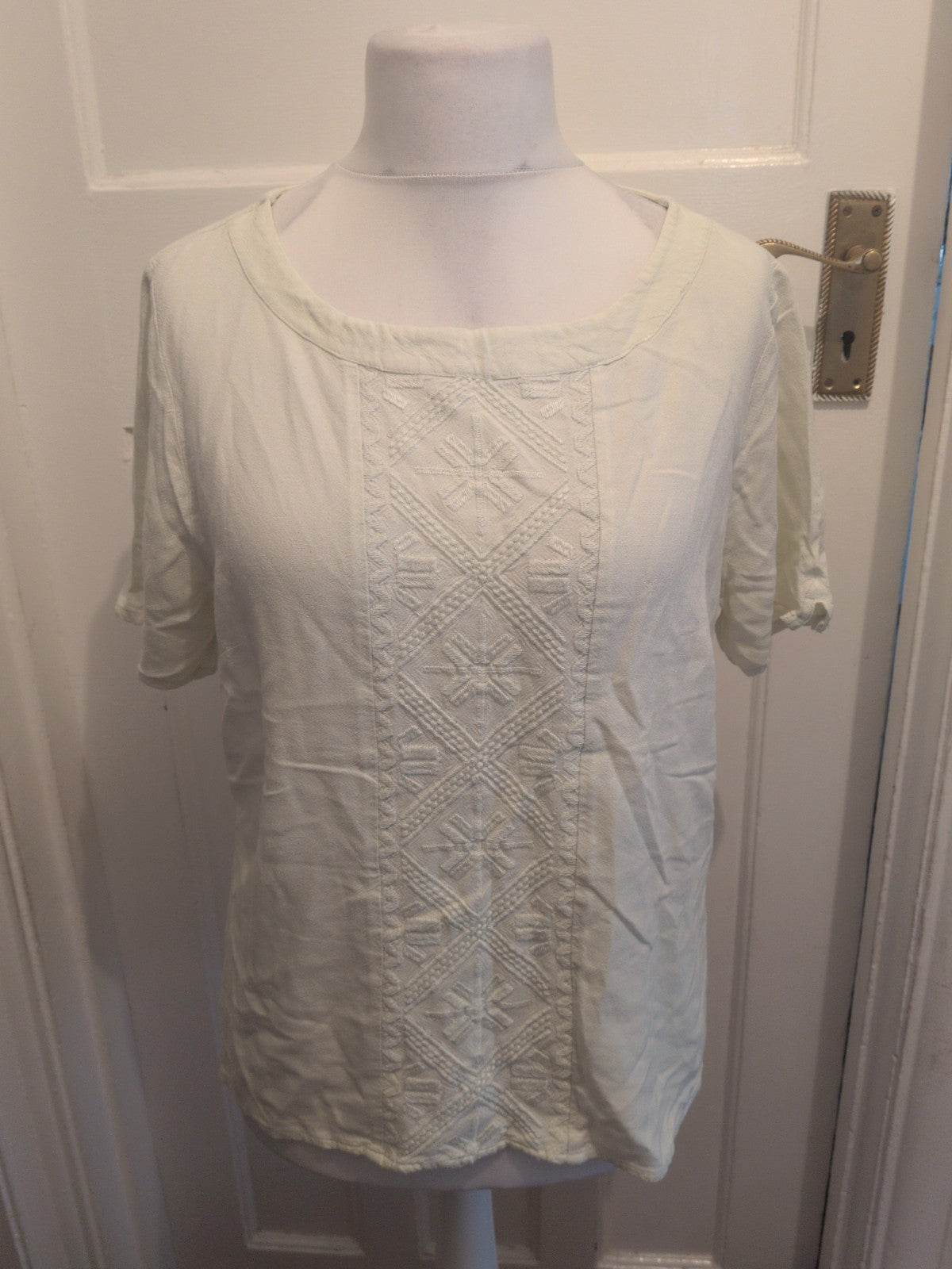 Bonmarche 16 Cream Round Neck Pattern Texture Short Sleeve Blouse