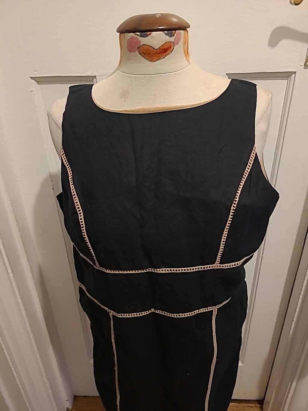 Ladies Kenar Size 10 Beige And Black Sleeveless Dress