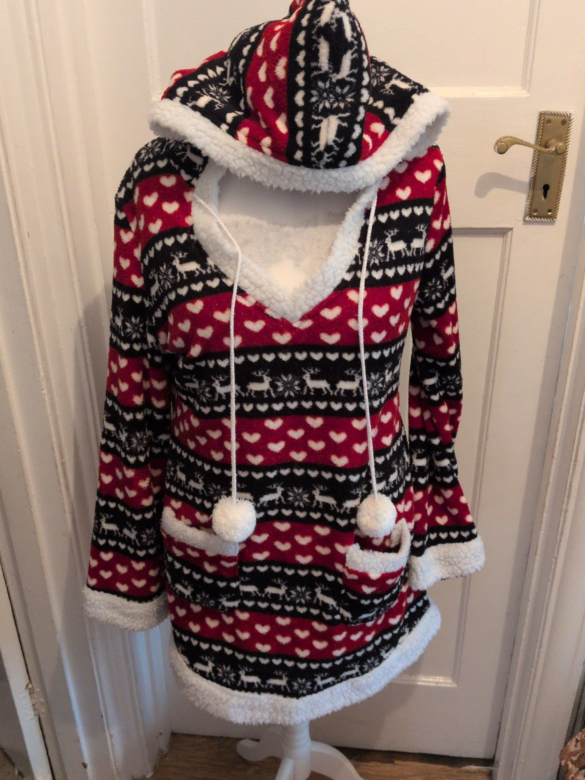 Izabel London 16 Christmas Hoodie