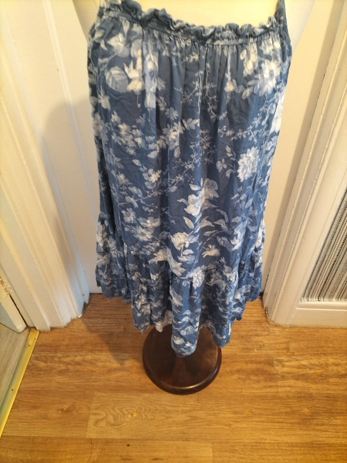 Ladies H&M Size 10 Blue White Floral Sleeveless Dress