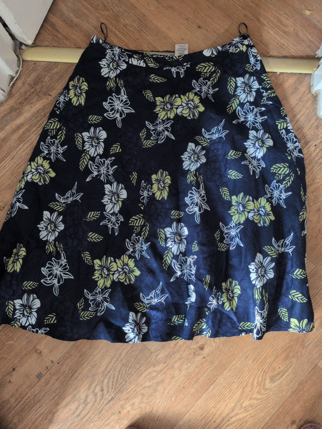 Eastex 16 Navy/White/Lime Floral Lined Flare Skirt Midi