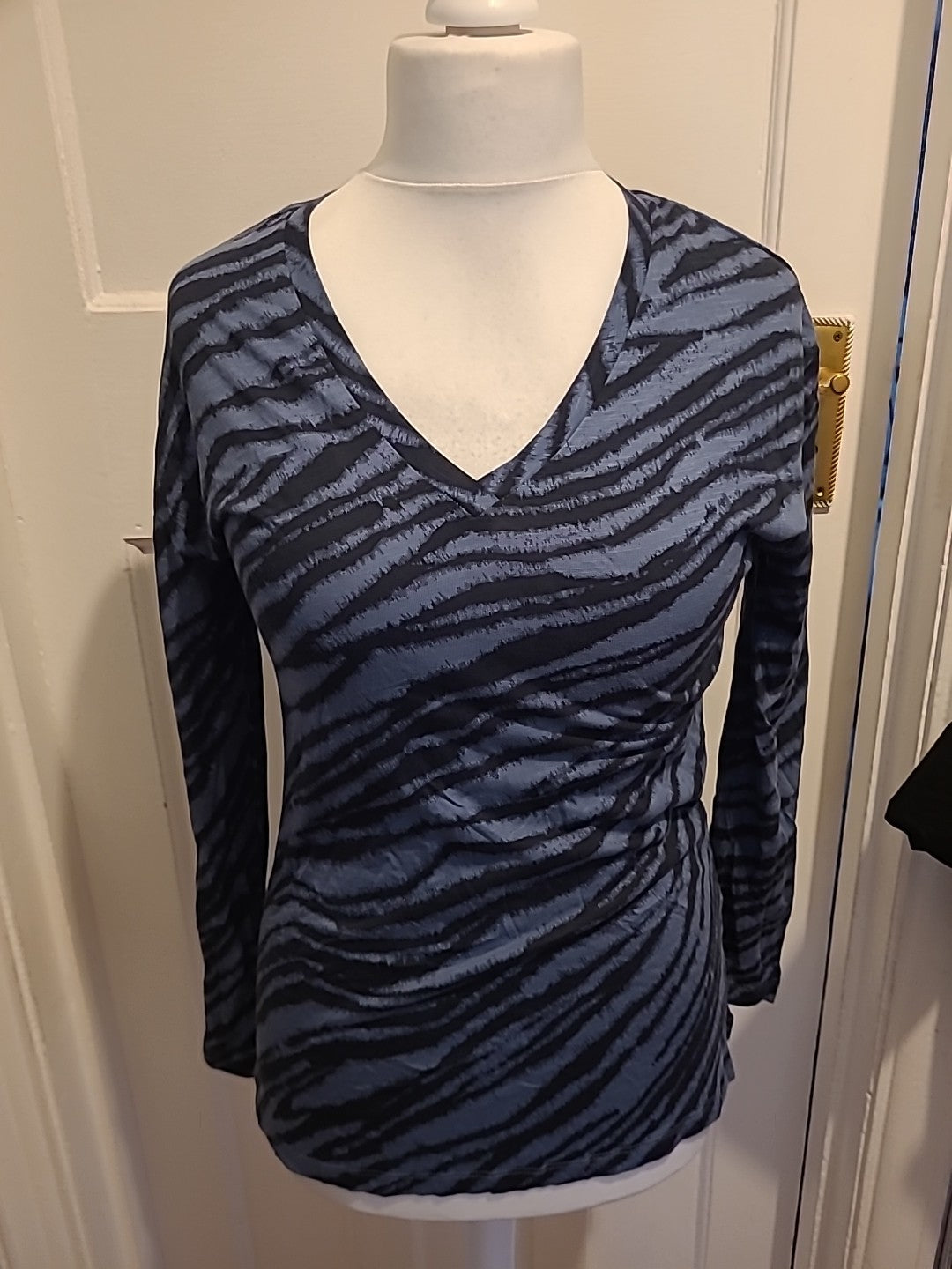 Ladies Marks And Spencer Size 6 Blue Black Long Sleeved V Neck Blouse